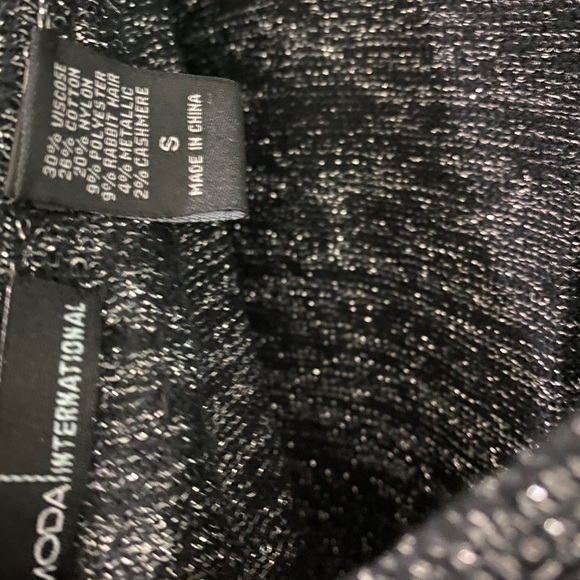 Moda International Sweater - Picture 8 of 9